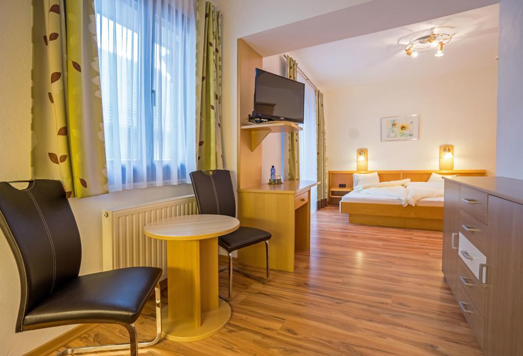 Haus Stampfer Hotel Weissensee Værelse billede