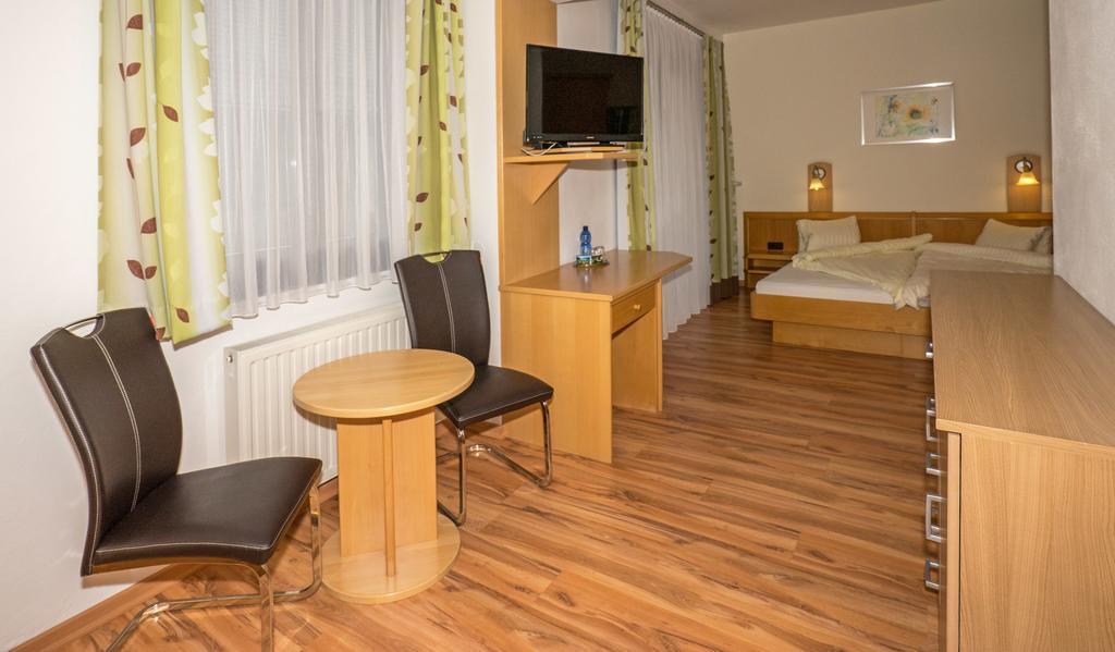Haus Stampfer Hotel Weissensee Eksteriør billede